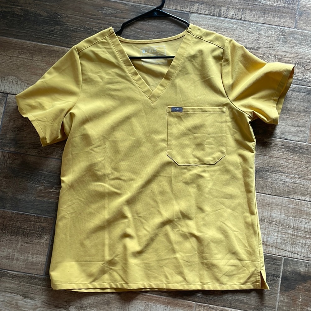 FIGS scrub top